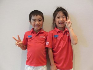 根本悠誠（千葉・小山小１年）と長峰真央（千葉・北貝塚小１年）