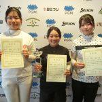 13-14女子表彰。阿部歩望（中）、熱海ひまり(左）、橋川珠空