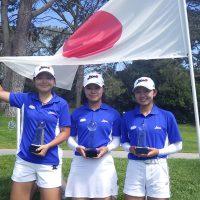 15-18歳の部女子で3位までを占めた日本。仁科優花(中)、2位佐藤涼音(左)、3位本村紅音(右)